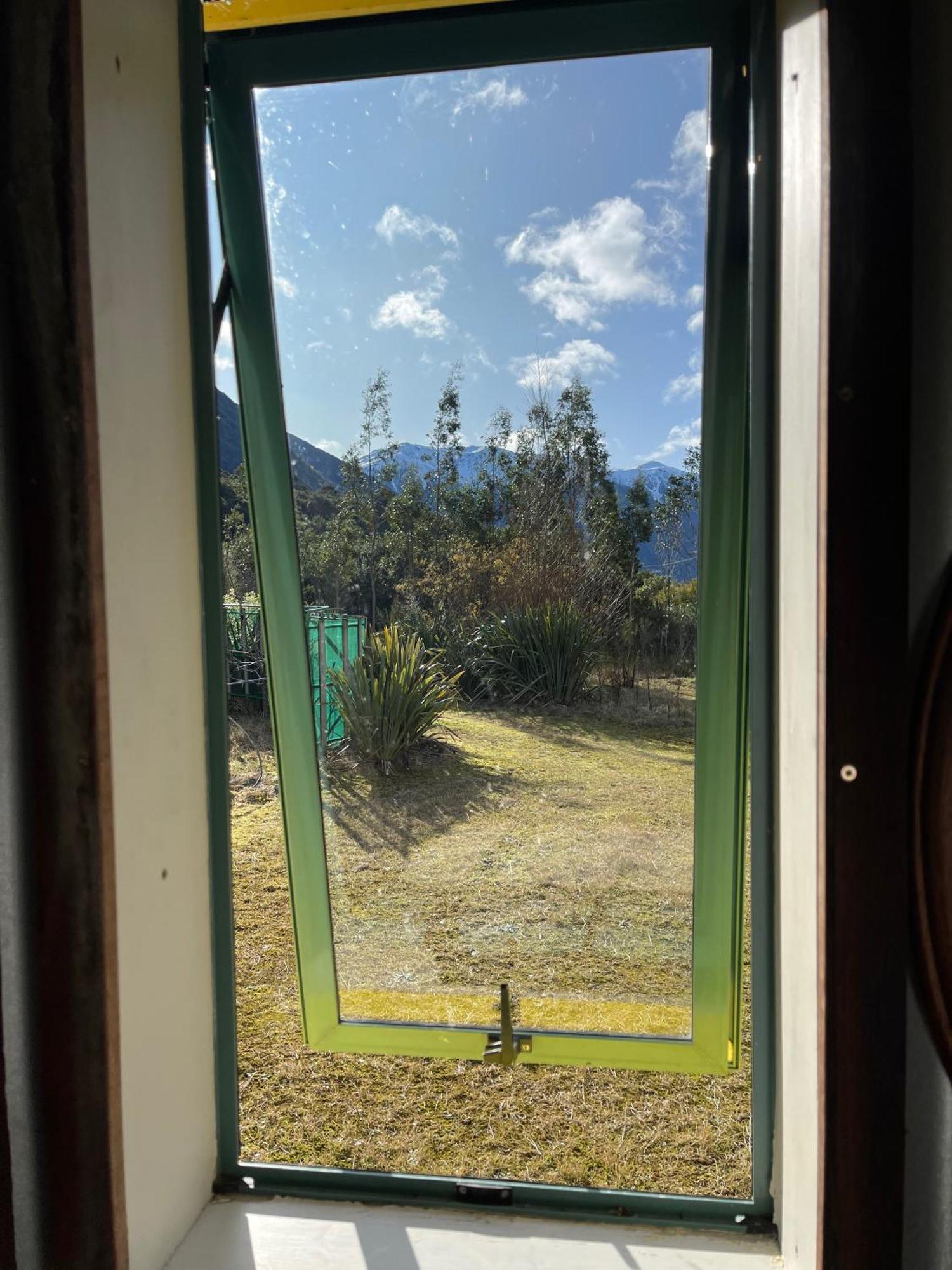 Basic, Super 'Cosy' Cabin In The Middle Of National Park And Mountains Otira Екстер'єр фото