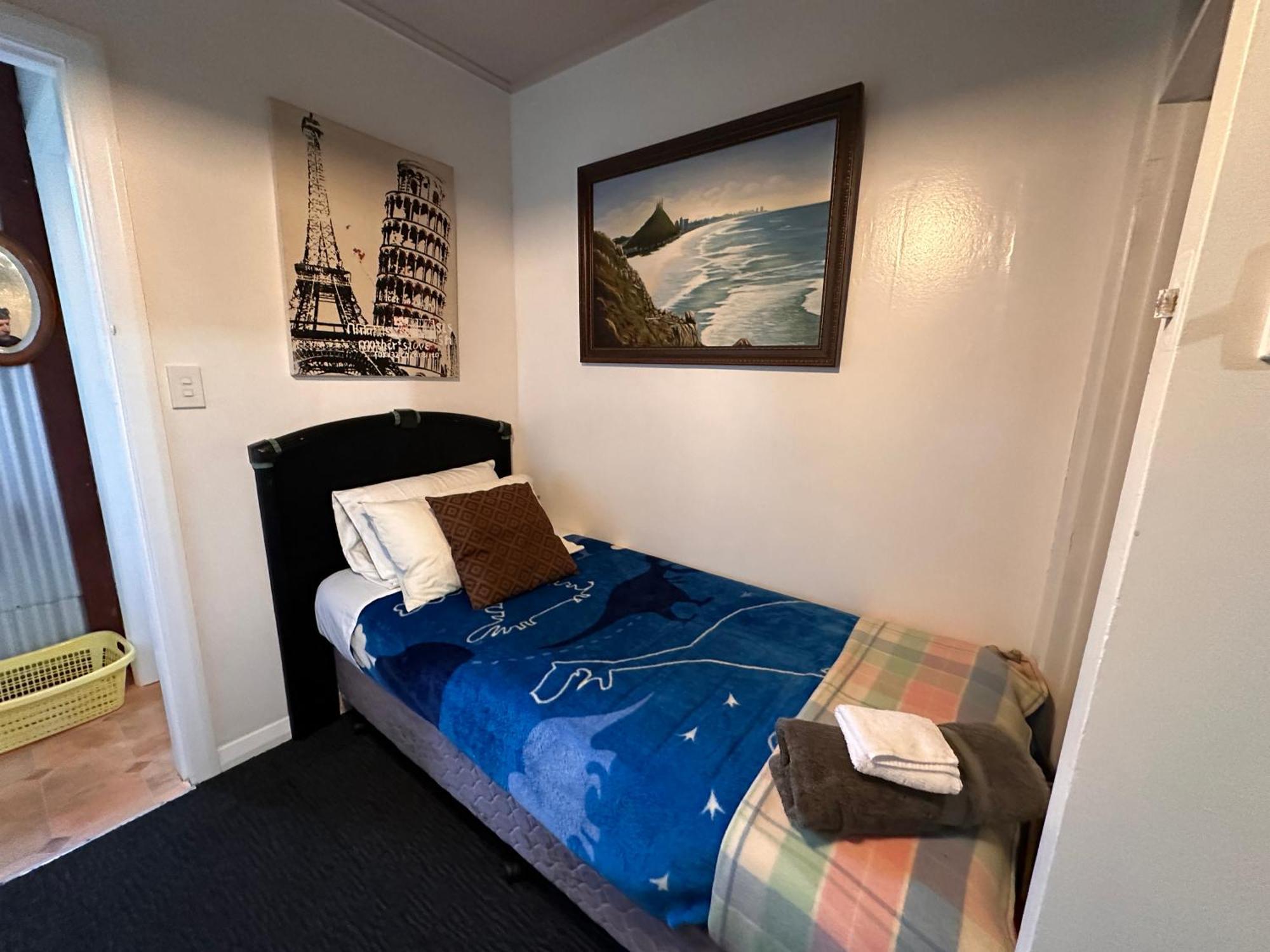 Basic, Super 'Cosy' Cabin In The Middle Of National Park And Mountains Otira Екстер'єр фото